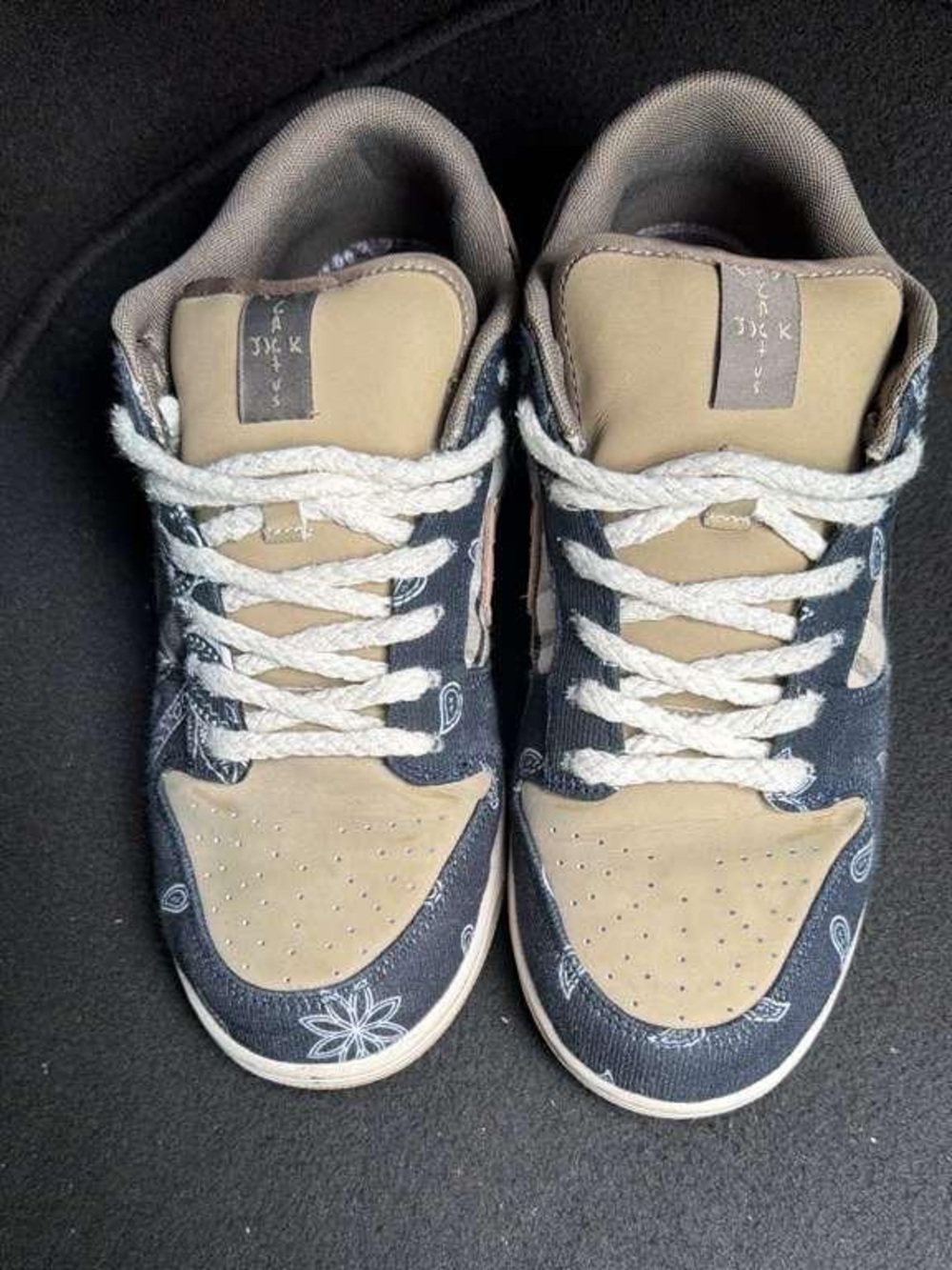 Nike SB Travis Scott Nike Men's Navy Blue and Tan Patterned Sneakers
